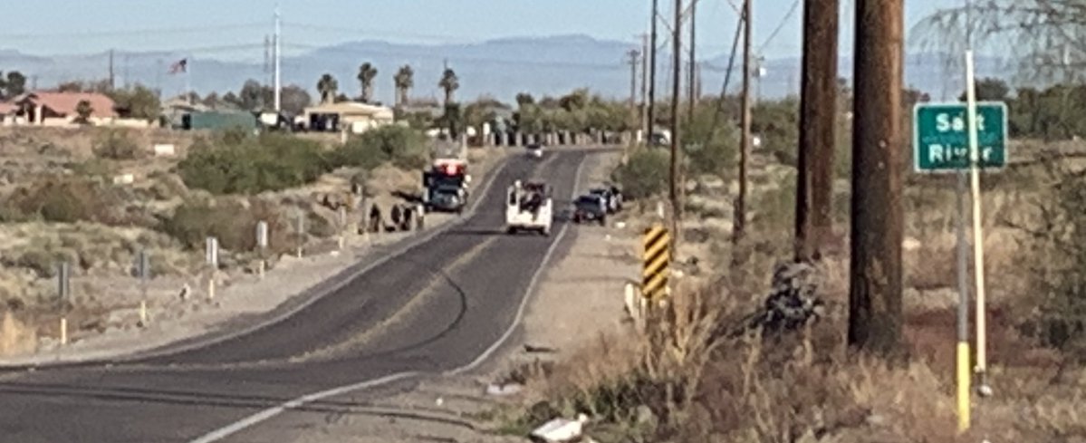 Authorities investigating shooting 67th Avenue & Salt River ⁦@mcsoaz⁩ says this happened overnight and Deputies are working to figure out the cause