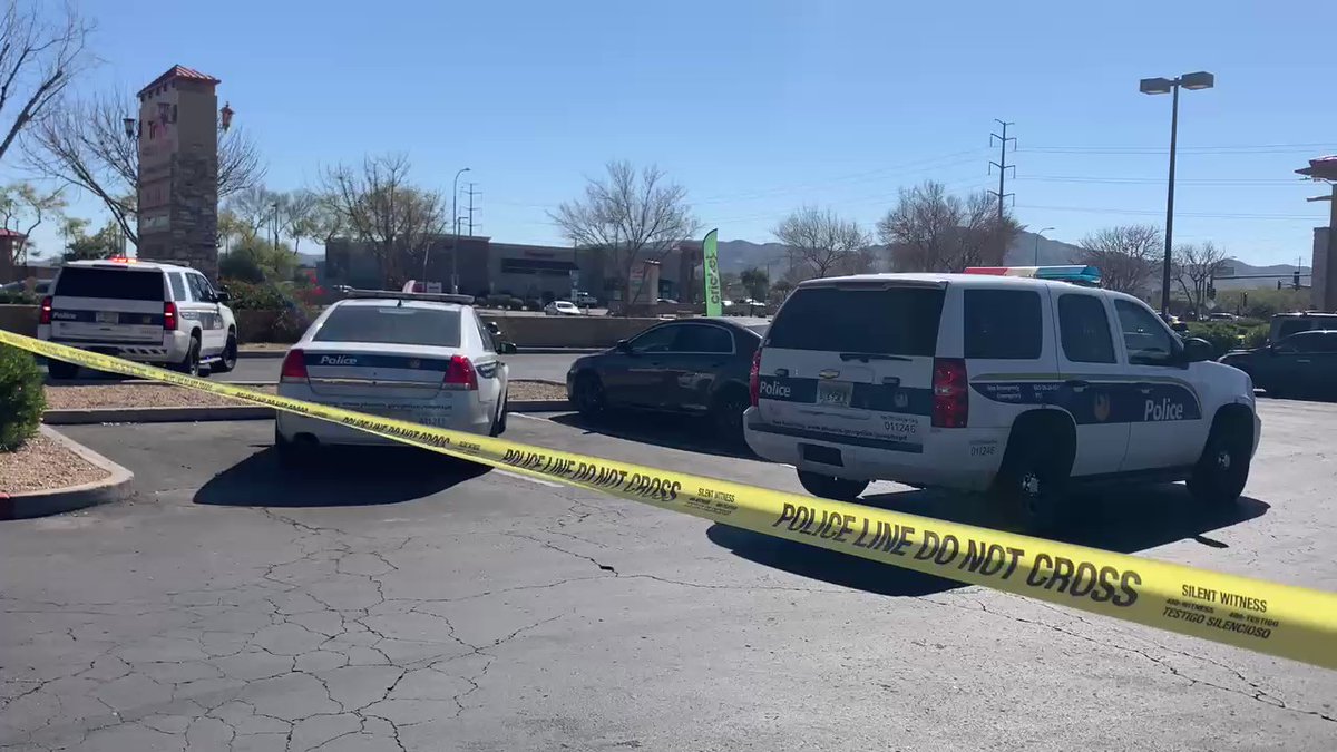 Reports of shooting inside McDonald's 51st Ave & Baseline. Witness that was in restaurant says employee has been shot ⁦@PhoenixPolice⁩ on scene investigating