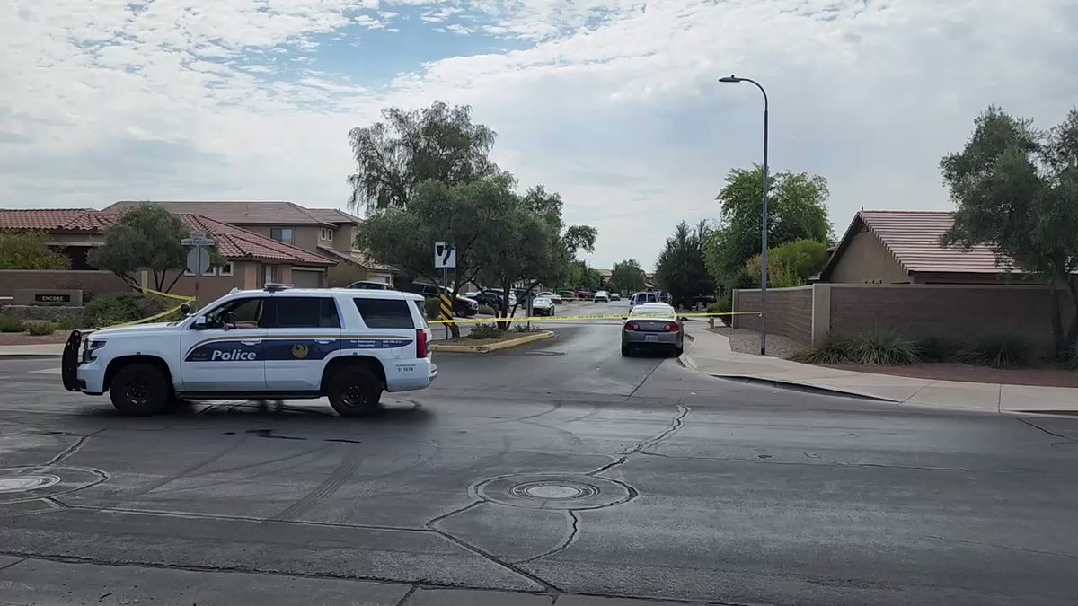 ⁦@PhoenixPolice⁩ investigating early  morning shooting 95th Ave & Lower Buckeye area according to Sgt. Philip Krynsky . The suspect is outstanding one of three males inside vehicle was hit . The victim is in critical condition &amp; scene is active