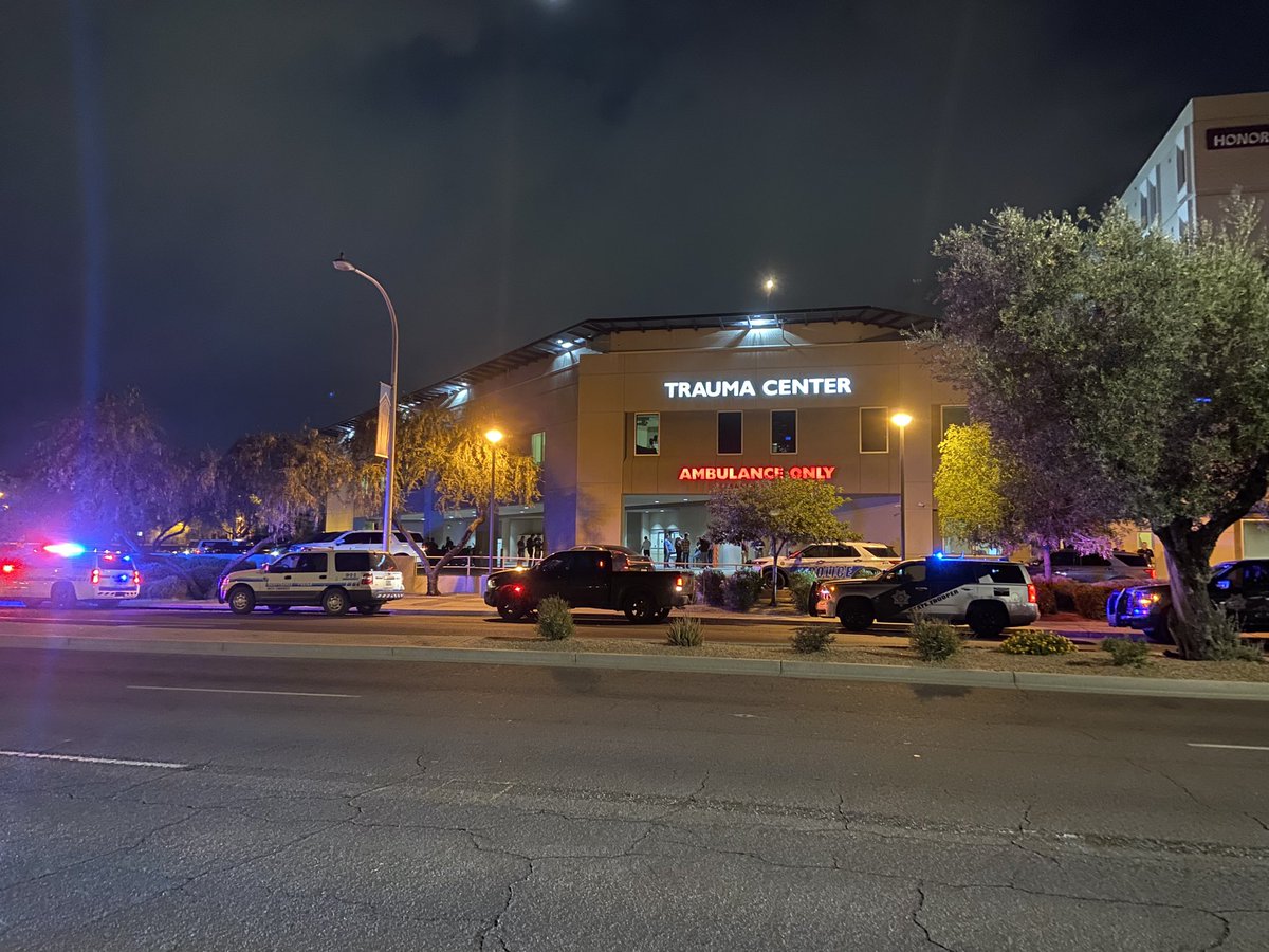 Health Scottsdale Osborn hospital where a @ScottsdalePD officer was taken after being injured in a critical incident. There are DOZENS of police officers waiting outside the Trauma Center right now.