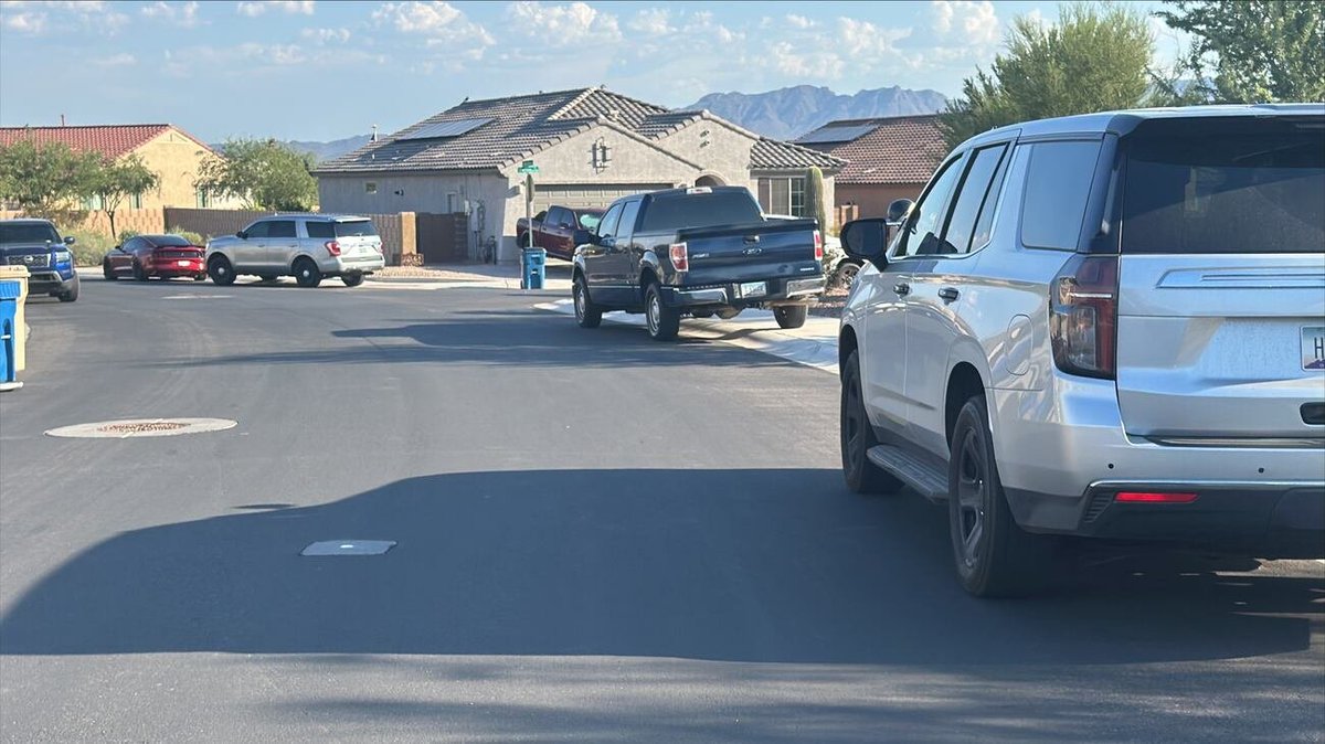 Man arrested after 2-year-old daughter dies in hot car in southern Arizona: