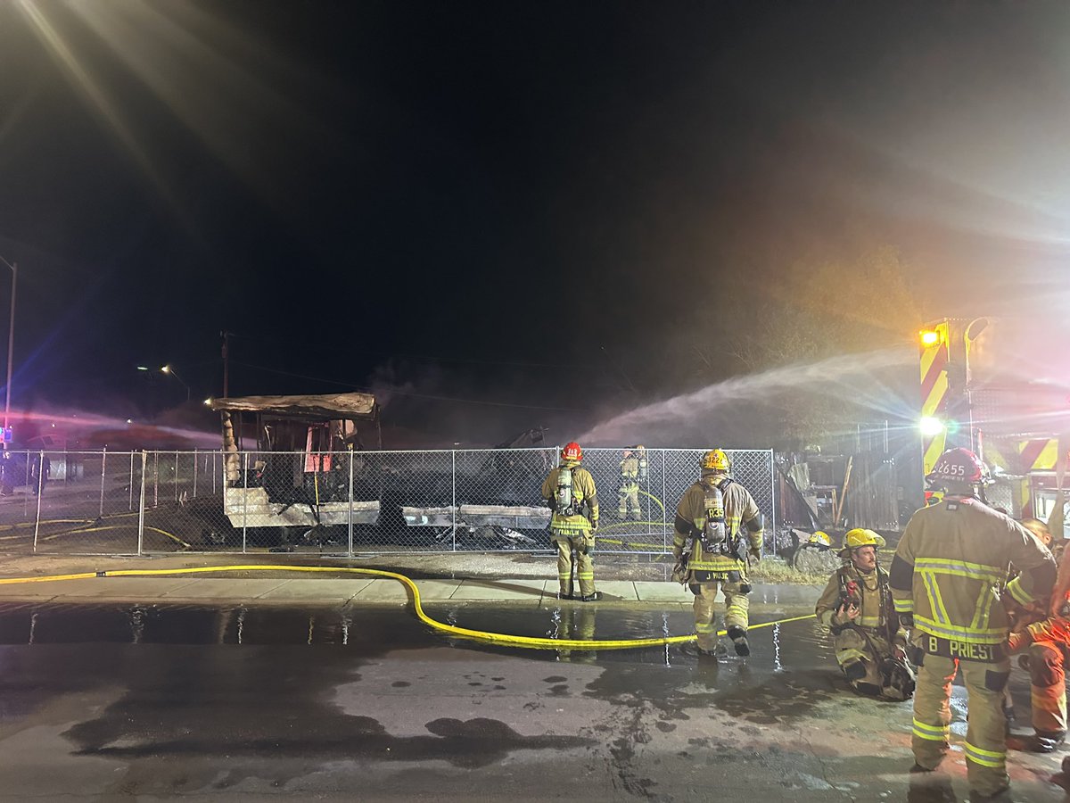 PHX Fire has achieved fire control on a mobile home fire near Greenway and 26th St. Preliminary reports suggest this was a vacant home. No injuries have been reported at this time. Investigators working to determine a cause