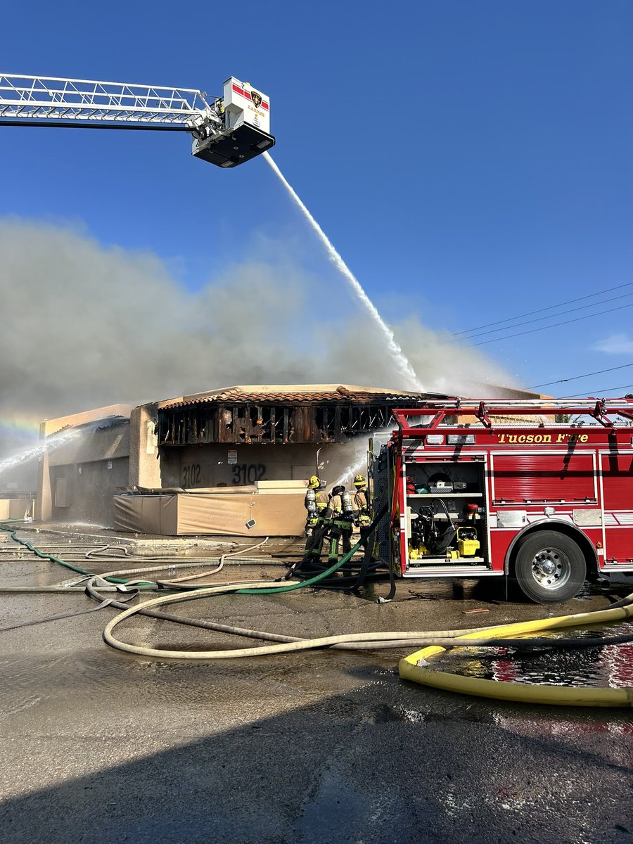 2-ALARM FIRETucson Fire was dispatched to a call of fire nature unknown   in the 3100 block of East 22nd Street. Engine 3 arrived six minutes later and reported smoke coming from the back door on and eaves of an abandoned AM/PM