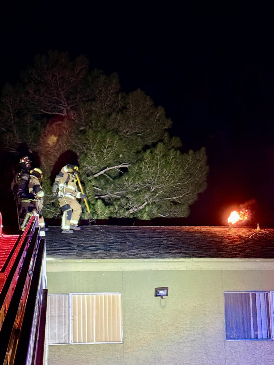 Tucson Fire was dispatched to a commercial fire at 9:19 last night at 8880 East Broadway Boulevard. Engine 12 arrived on scene five minutes later and began suppression efforts .Ladder 9 was able to extinguish the fire from the roof. 